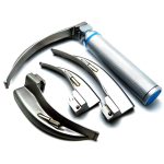 Laryngoscope avec quatre lames mc intosh